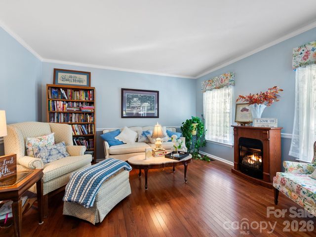 808 Lakey Gap Road, Black Mountain, NC 28711