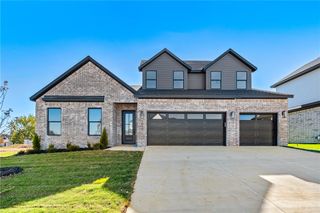 1811 Peacock Road, Centerton, AR 72719