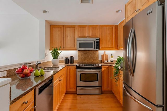 10 Bowdoin St 304, Boston, MA 02114