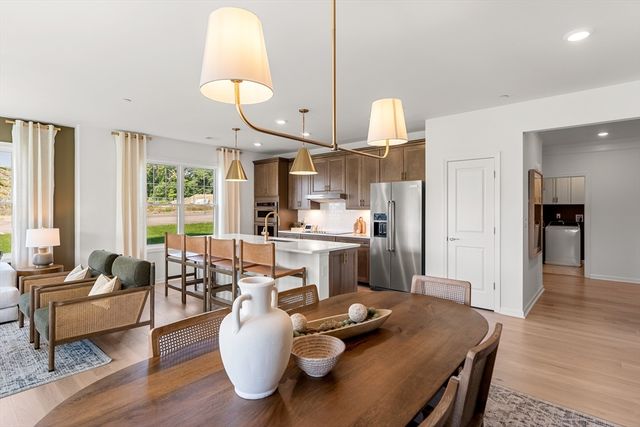 320 Martins Landing 107, North Reading, MA 01864