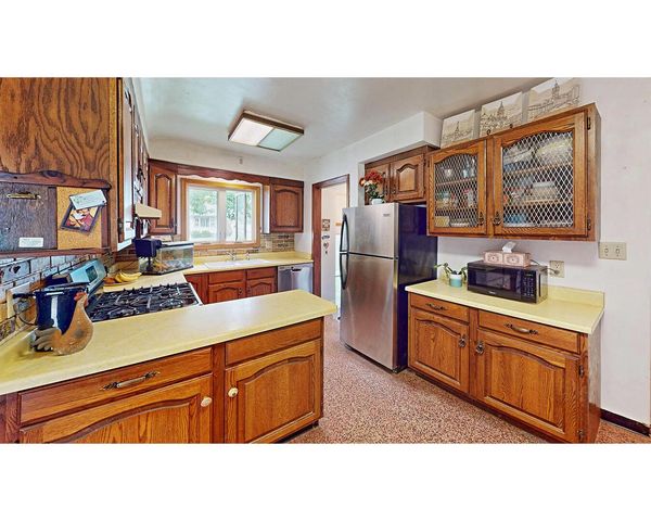 2402 S 9th STREET, Manitowoc, WI 54220
