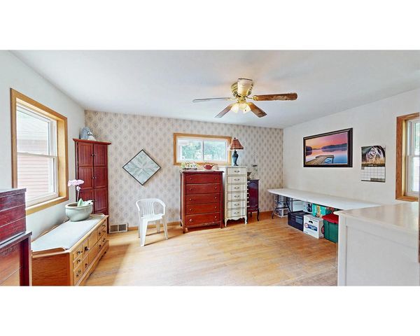 2402 S 9th STREET, Manitowoc, WI 54220