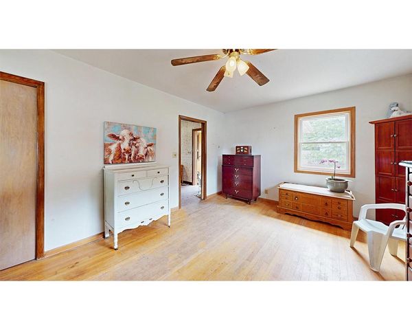 2402 S 9th STREET, Manitowoc, WI 54220