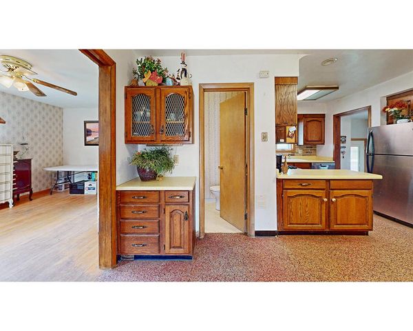 2402 S 9th STREET, Manitowoc, WI 54220