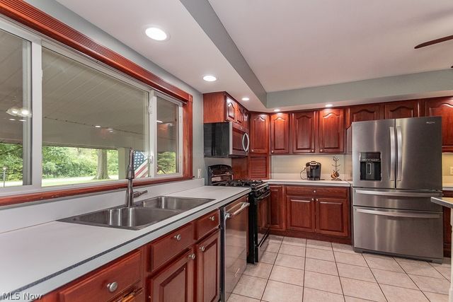 8831 Pine Tree Drive, Macedonia, OH 44056