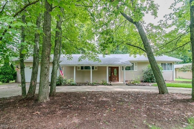 8831 Pine Tree Drive, Macedonia, OH 44056