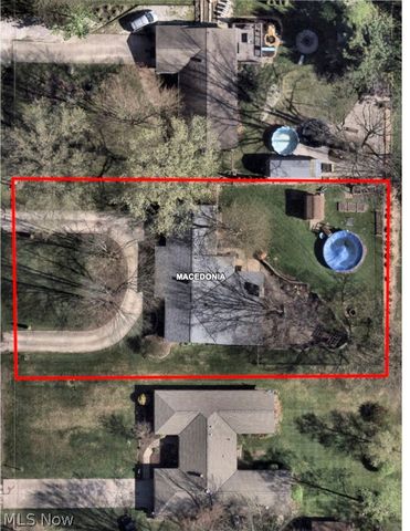 8831 Pine Tree Drive, Macedonia, OH 44056