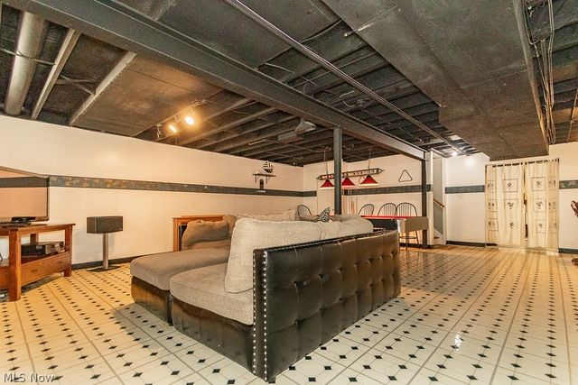 8831 Pine Tree Drive, Macedonia, OH 44056