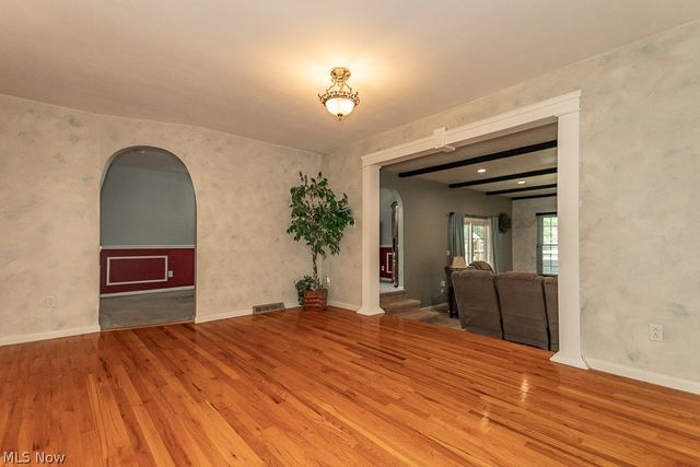 8831 Pine Tree Drive, Macedonia, OH 44056