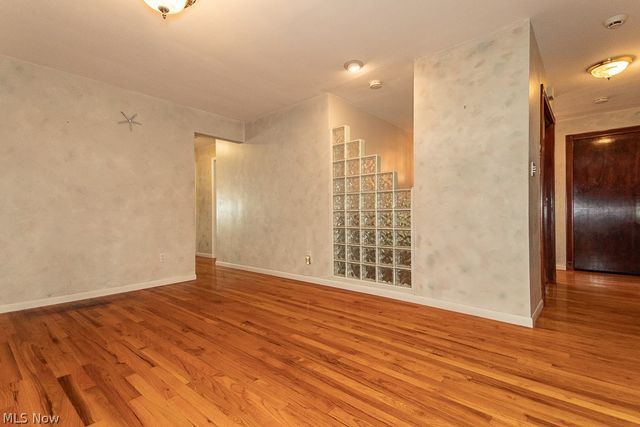 8831 Pine Tree Drive, Macedonia, OH 44056