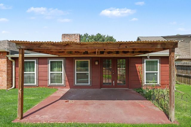22122 Meadowhill Drive, Spring, TX 77389