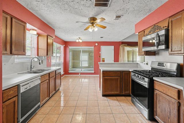 22122 Meadowhill Drive, Spring, TX 77389