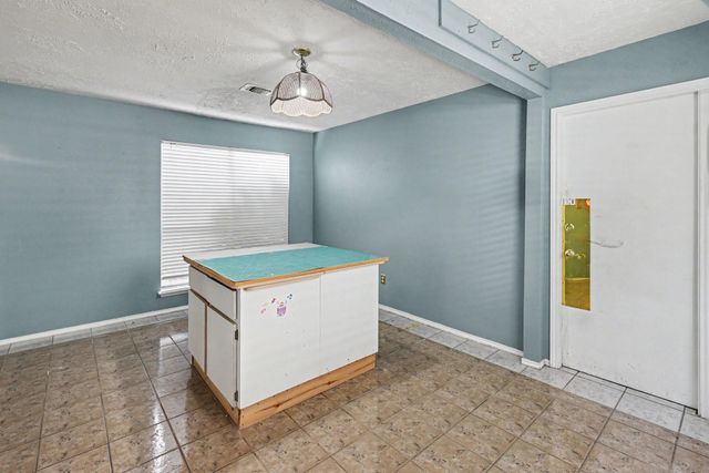 22122 Meadowhill Drive, Spring, TX 77389