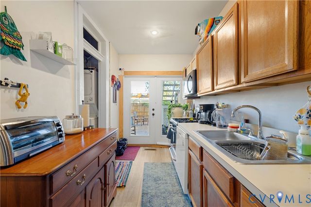 2618 W Main St, Richmond, VA 23220