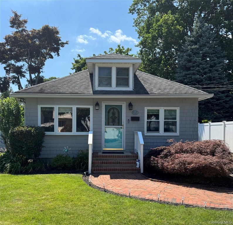 62 Willett Avenue, Sayville, NY 11782