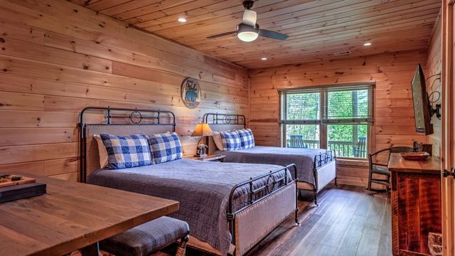 43 Dustin S Drive, Ellijay, GA 30540