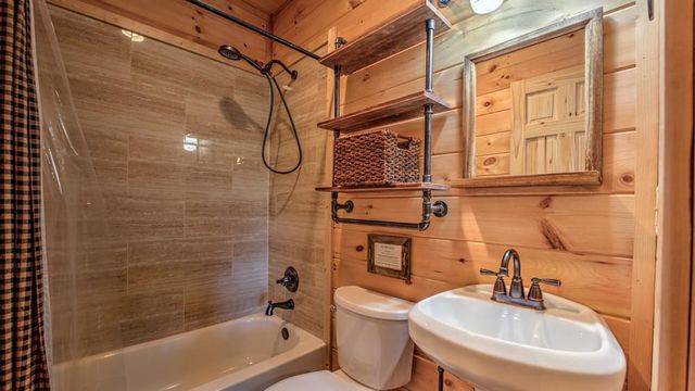 43 Dustin S Drive, Ellijay, GA 30540
