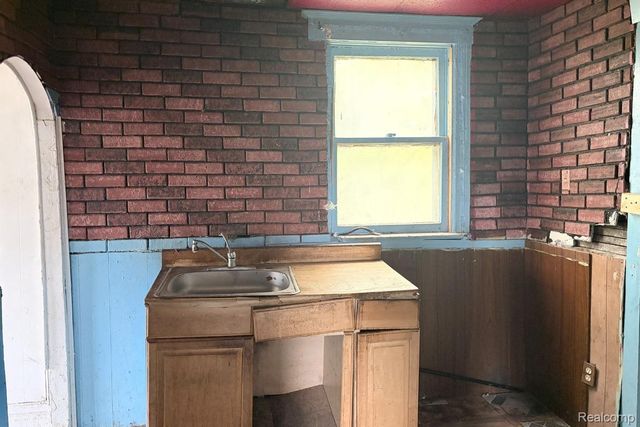 9140 Clarion Street, Detroit, MI 48213