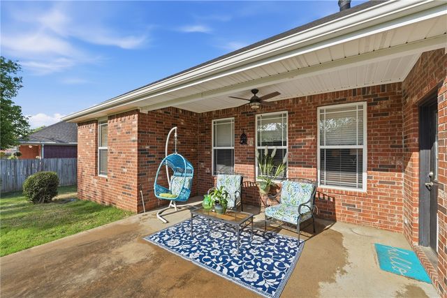 1299 Saint Andrews Circle, Fayetteville, AR 72701