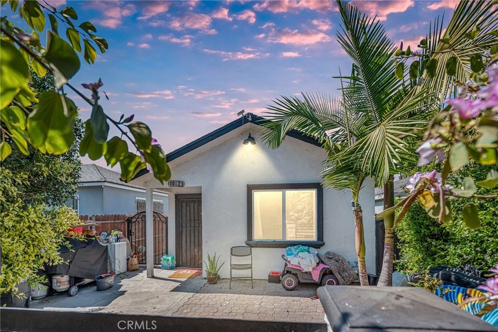10621 Kalmia, Los Angeles, CA 90002