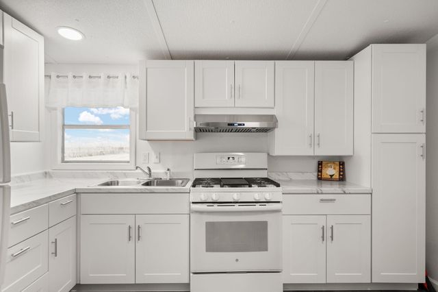 62 ViaJero Avenue, Moriarty, NM 87035