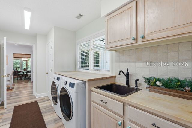 2 Hermit Crab Ct, Hilton Head Island, SC 29926