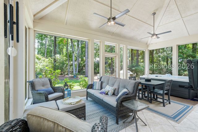 2 Hermit Crab Ct, Hilton Head Island, SC 29926