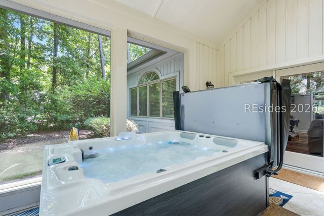 2 Hermit Crab Ct, Hilton Head Island, SC 29926