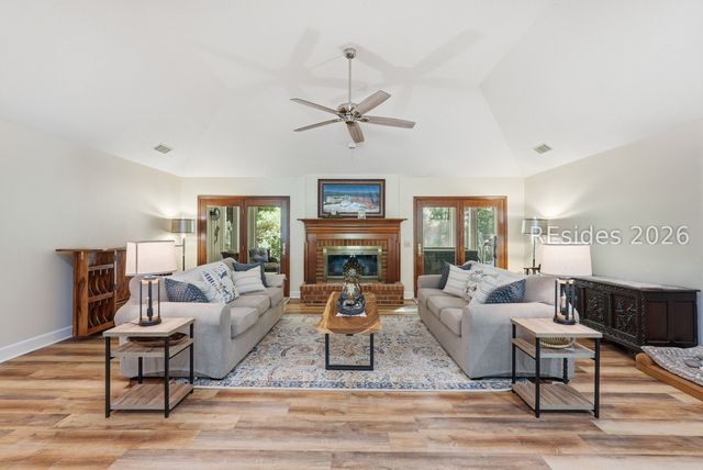 2 Hermit Crab Ct, Hilton Head Island, SC 29926