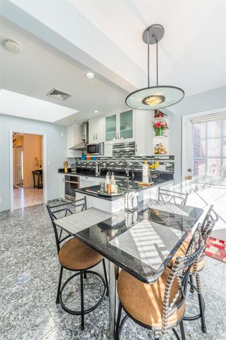 192 Birch Drive, Manhasset Hills, NY 11040