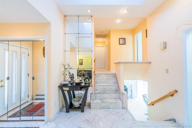 192 Birch Drive, Manhasset Hills, NY 11040