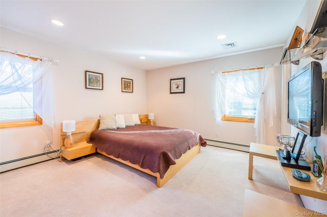 192 Birch Drive, Manhasset Hills, NY 11040