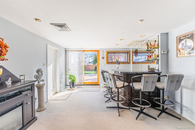 192 Birch Drive, Manhasset Hills, NY 11040