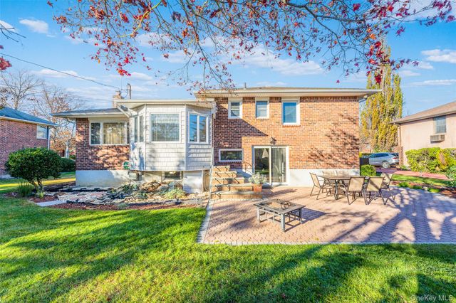 192 Birch Drive, Manhasset Hills, NY 11040