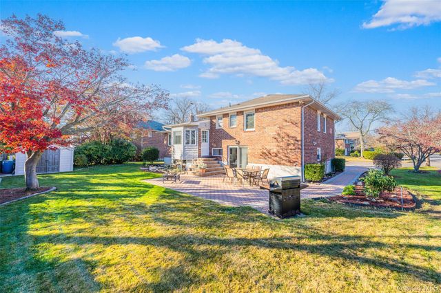 192 Birch Drive, Manhasset Hills, NY 11040