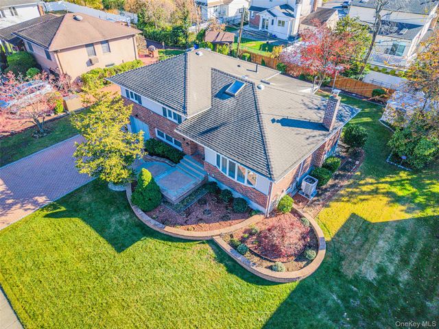 192 Birch Drive, Manhasset Hills, NY 11040