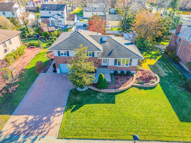 192 Birch Drive, Manhasset Hills, NY 11040