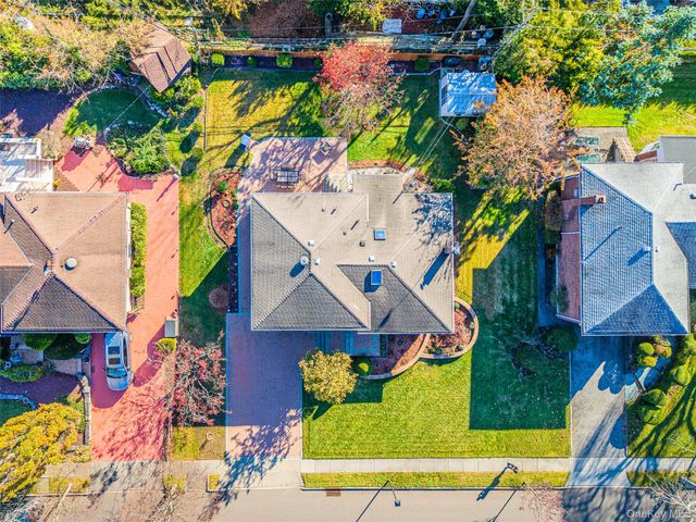 192 Birch Drive, Manhasset Hills, NY 11040