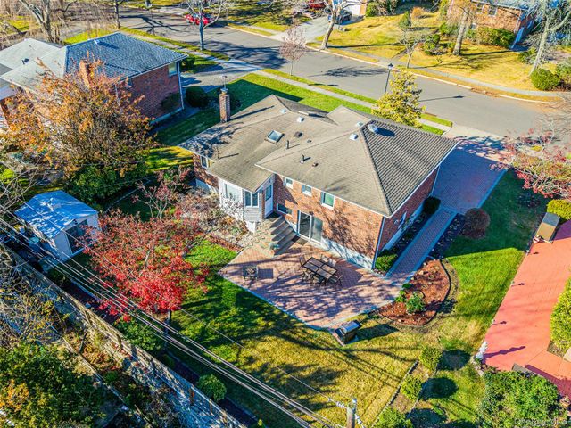 192 Birch Drive, Manhasset Hills, NY 11040