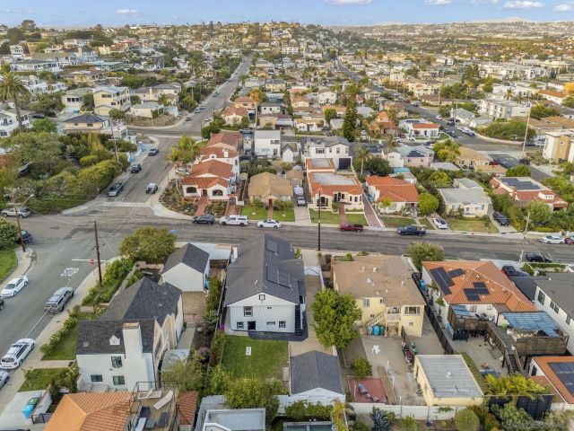 3235 Fenelon St., San Diego, CA 92106