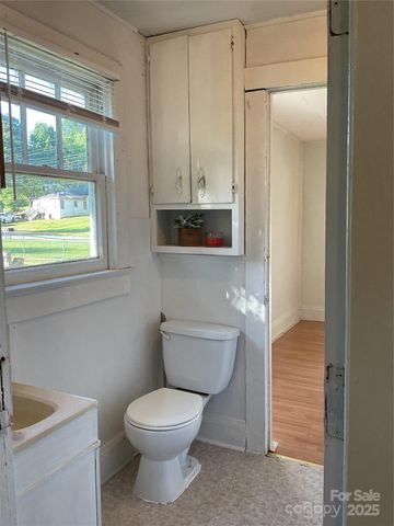 2138 SW Haven Circle, Lenoir, NC 28645