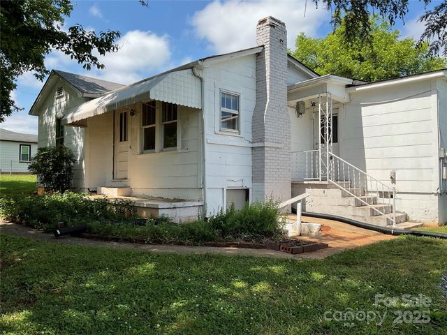 2138 SW Haven Circle, Lenoir, NC 28645