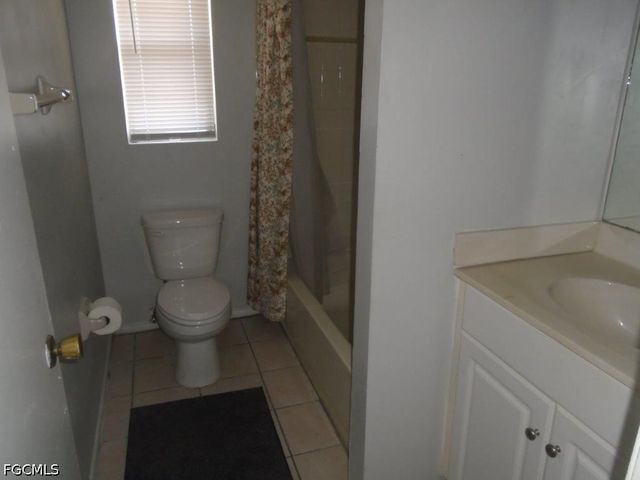 636 SE 13th CT, Cape Coral, FL 33990