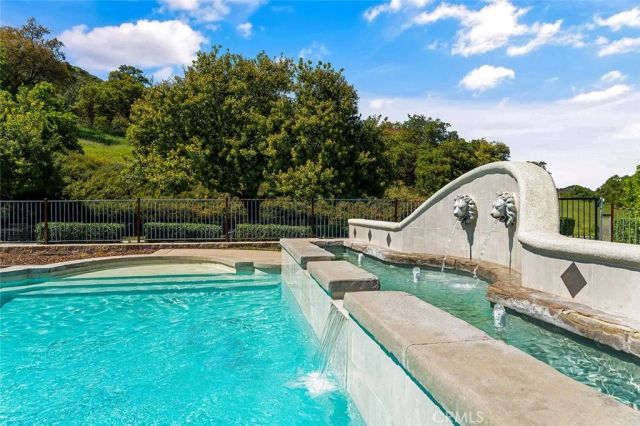 41653 Oak Trail Court, Murrieta, CA 92562