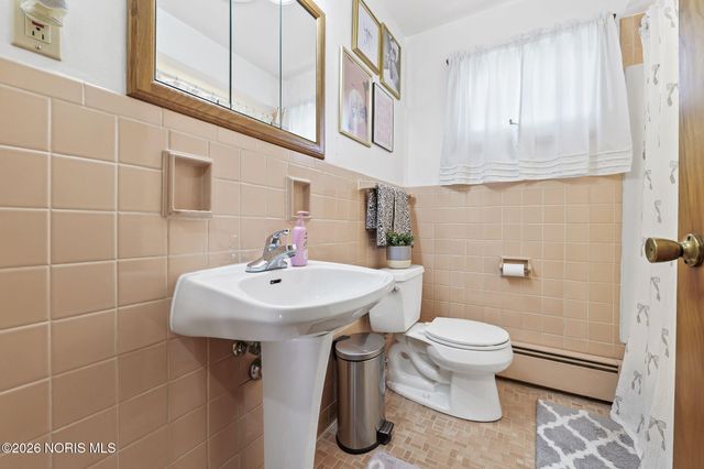 701 W Melrose Avenue, Findlay, OH 45840