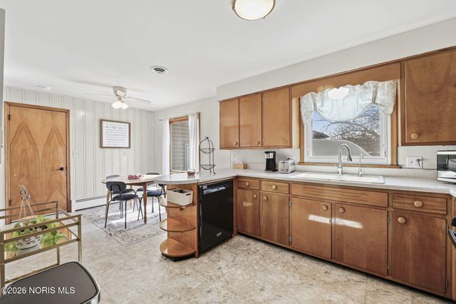 701 W Melrose Avenue, Findlay, OH 45840