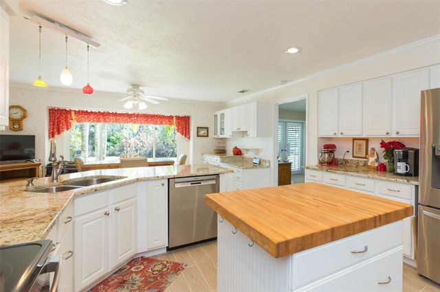 2207 N CREEK COURT, Sun City Center, FL 33573