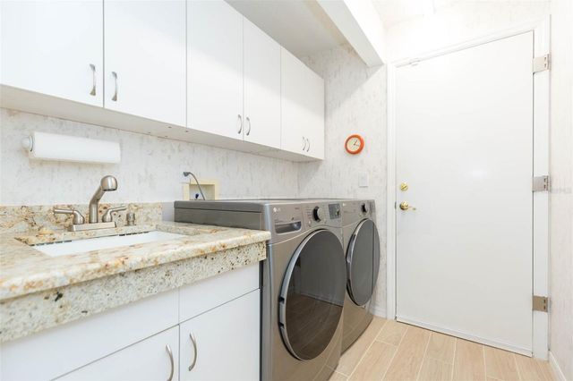 2207 N CREEK COURT, Sun City Center, FL 33573