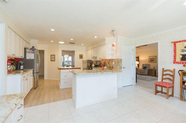 2207 N CREEK COURT, Sun City Center, FL 33573