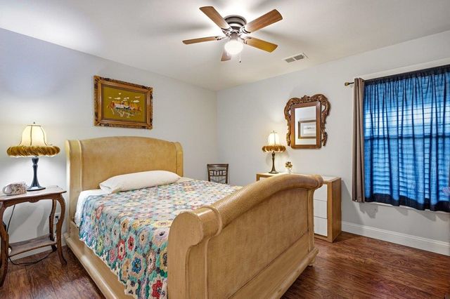 121 Willard St., Little River, SC 29566